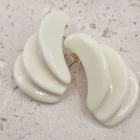 New ZARA Shell Resin Stud Earrings Vintage Art Deco Retro Style - Picture 6 of 8